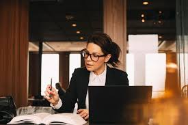 Lawyer Salary in Delhi